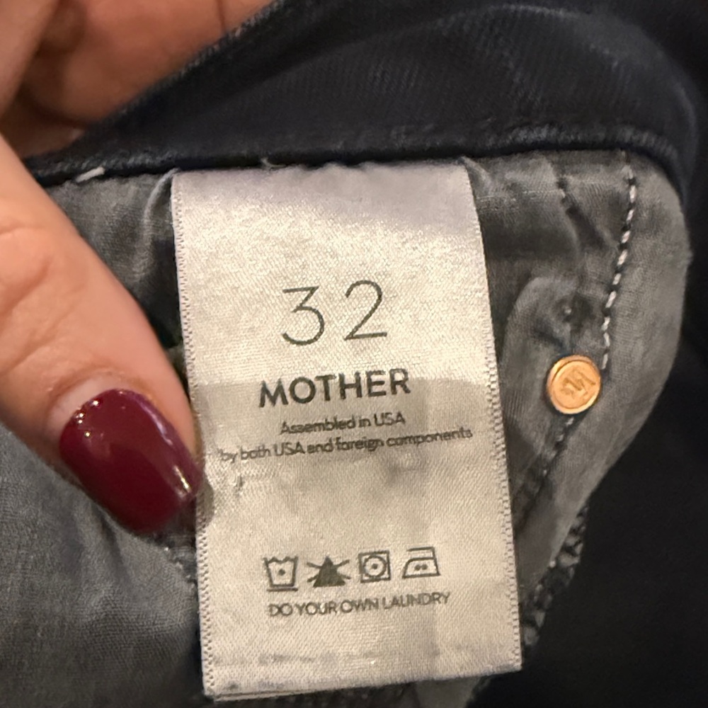 MOTHER Women's Mid Rise Rambler, zip ankle. Colour: Night in Venice. - Picture 4 of 9